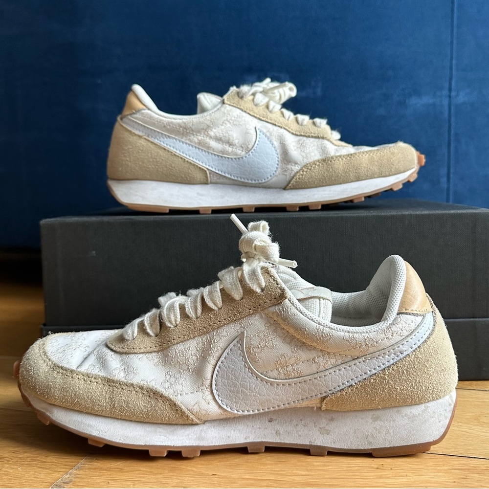 Nike Daybreak White and Cream Suede with floral print US 5